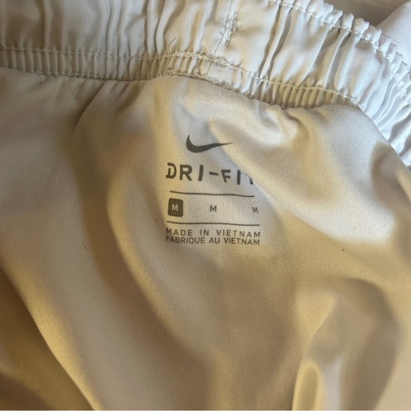 Nike Dry City Core White 3" Women's Running Shorts - Picture 3 of 5